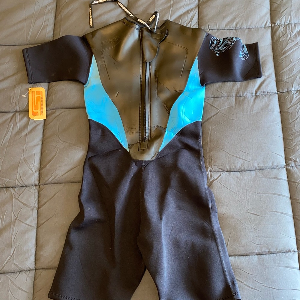 Women's Black and Blue Short Sleeve Wetsuit